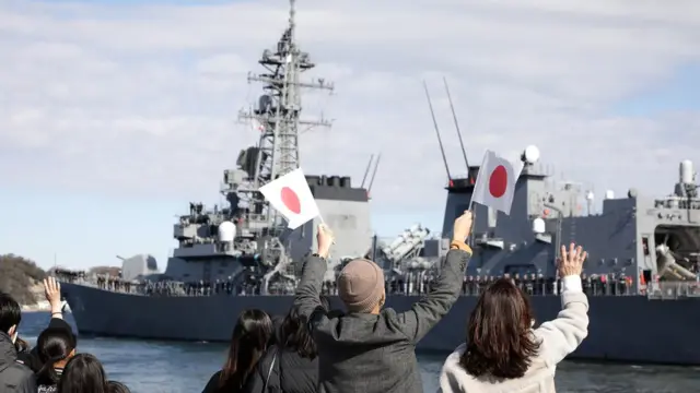 السفينة تاكانامي تغادر الميناء متوجهة إلى الخليج