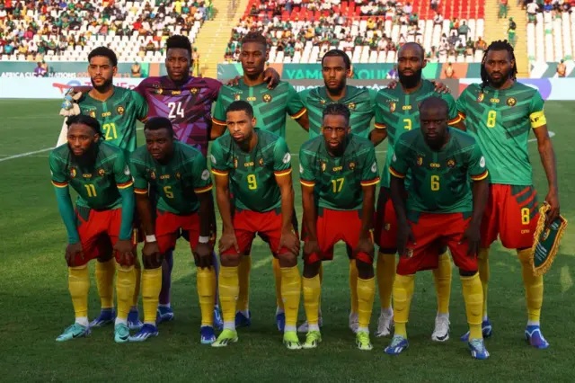 Les joueurs camerounais posent avant le match de football du groupe C de la Coupe d'Afrique des Nations (CAN) 2024 entre le Sénégal et le Cameroun, au stade Charles Konan Banny de Yamoussoukro, le 19 janvier 2024.