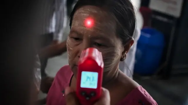 အများပြည်သူသွားလာရာ ရထား၊ ဘူတာရုံ၊ ကားဂိတ်တချို့မှာ အပူချိန်တိုင်းတာတာတွေလုပ်လာကြ