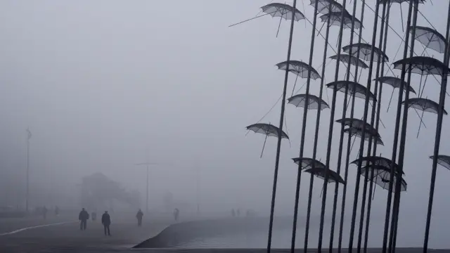 На Афон российские паломники добираются через Салоники - это второй по величине город в Греции с большой русскоязычной диаспорой (на фотографии - центральная городская набережная)