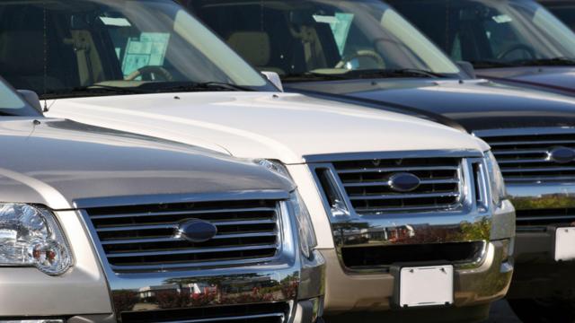 Carros SUV estacionadoszebet deposit bonusconcessionária