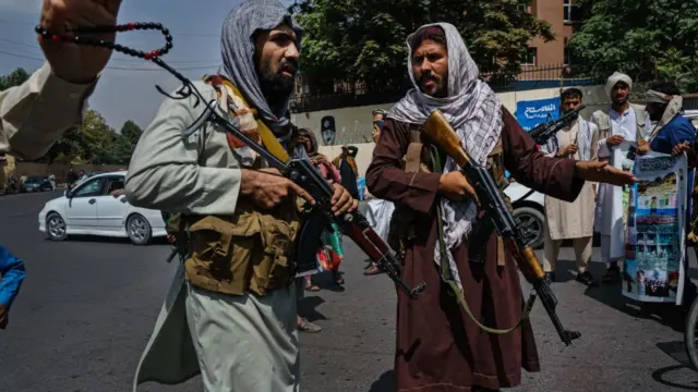ஆஃப்கன் சாலையில் தாலிபன்கள்