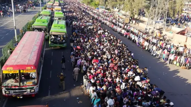 દિલ્હીમાં આનંદવિહાર બસ ટર્મિનસનું 28 માર્ચનું દૃશ્ય