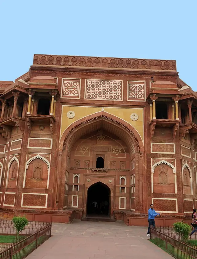 आग्रा किल्ला