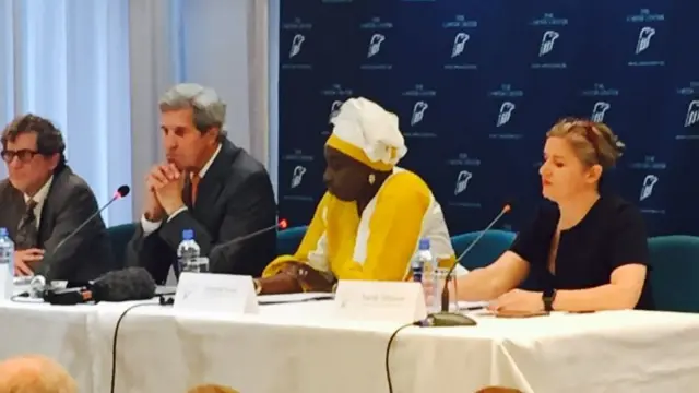 Waangalizi wa uchaguzi kutoka kituo cha Carter Centre wakiongozwa na aliyekuwa waziri wa maswala ya kigeni wa Marekani John Kerry