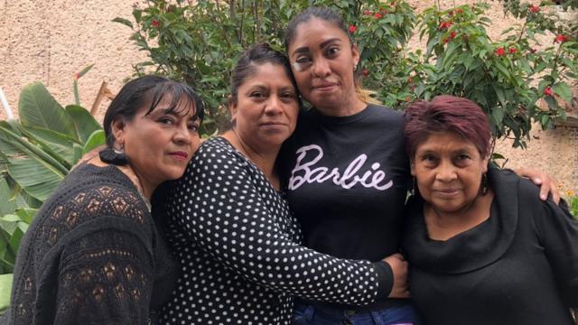 Esmeralda Millán con su tía, mama y abuela (izquierda a derecha).