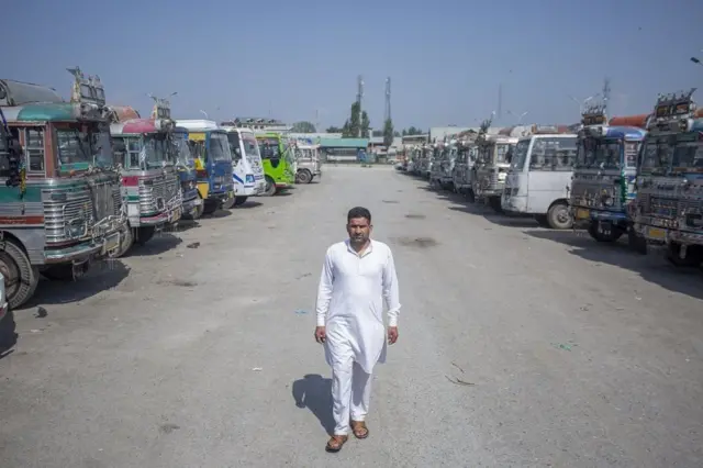 फारुख अहमद, 34