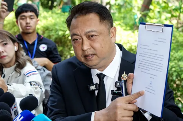 สุชาติ ชมกลิ่น ผู้สมัคร สส.ชลบุรี เขต 1 พรรค ภท. เปิดแถลงข่าวเมื่อ 11 ก.พ. โดยระบุว่ายินดีให้มีการนับคะแนนใหม่ภายใต้กรอบกฎหมาย และได้ทำหนังสือแจ้งความจำนงต่อ กกต. แล้ว