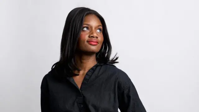 آلینا هانت در ماه آوریل دچار تعدیل نیرو شد