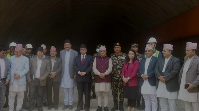 अनुगमनमा नेताहरू