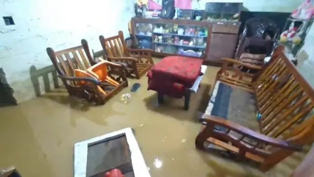 ගංවතුරට හසුවූ නිවසක්