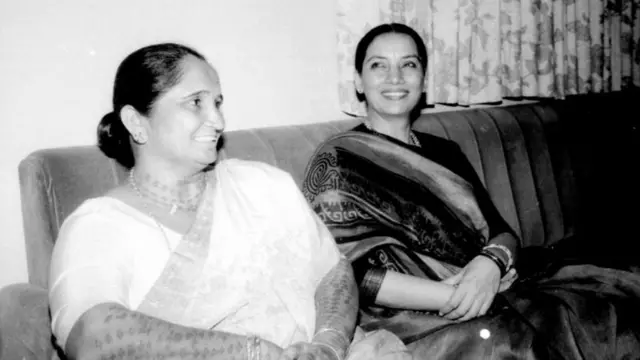 શબાના આઝમી સાથે સંતોકબહેન જાડેજા