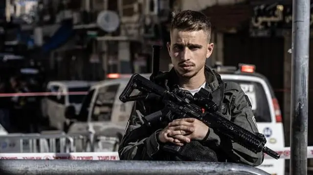 হামাসের হামলার ঘটনায় প্রশ্নবিদ্ধ হয়েছে ইসরায়েলের গোয়েন্দা নজরদারি।