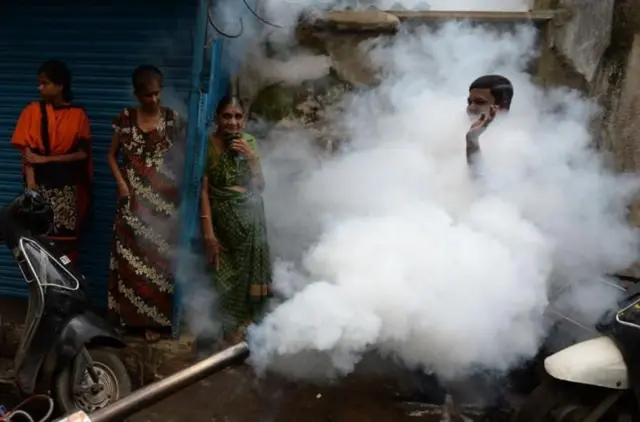 దోమల మందు పిచికారీ
