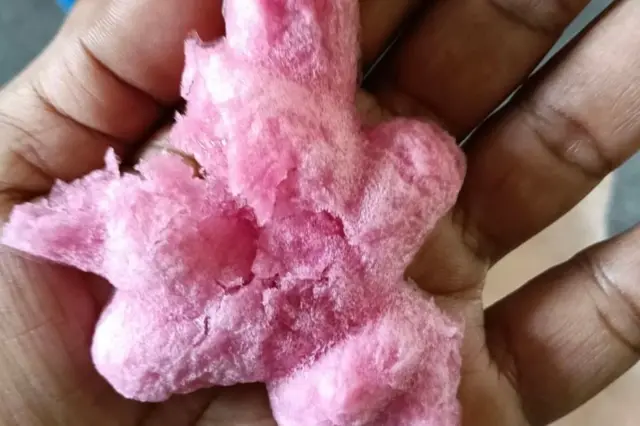 Bentuk es kue atau es gabus di Kemayoran, Jakarta Pusat.