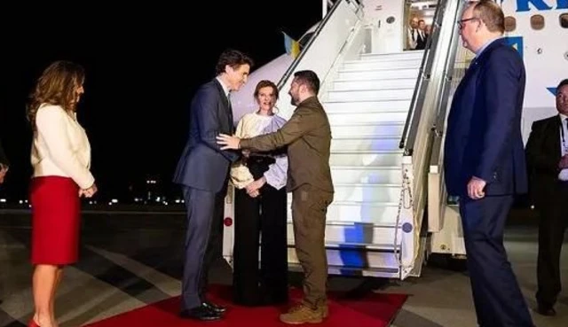 Le président Zelenskyy et son épouse Olena à leur arrivée au Canada le 21 septembre.