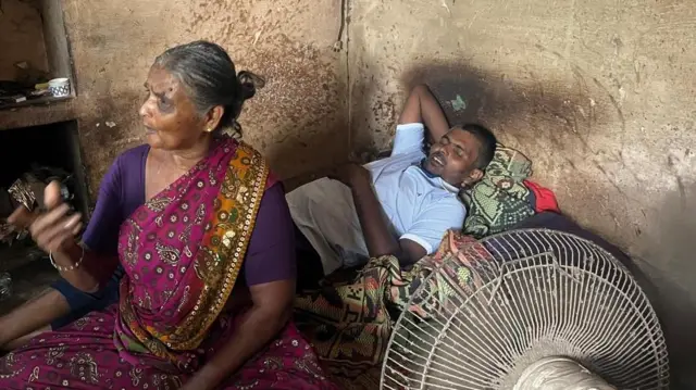 '2 வேளைதான் சாப்பாடு'- பஞ்சாப்பில் கொத்தடிமையாக இருந்து 23 ஆண்டுகளுக்கு பின் தாயுடன் கோவை திரும்பிய நபர்