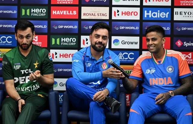 செப்டம்பர் 14 அன்று , பாகிஸ்தான் அணிகள் மோதுகின்றன.