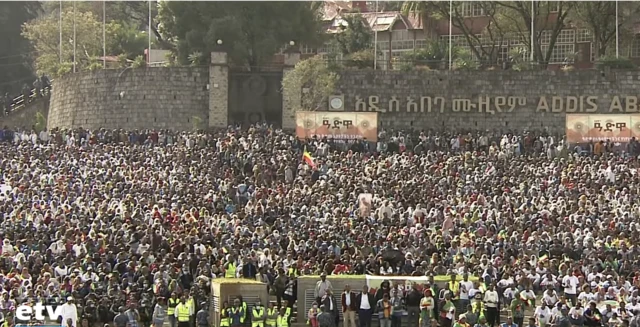 ኣብቲ ኣብ 'መስቀል ኣደባባይ' ዝተኻየደ ስነስርዓት ብርክት ዝበለ ህዝቢ ተረኺቡ ነይሩ