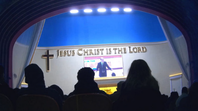 Culto liderado pelo Bispo Edir Macedo, fundador da IURD