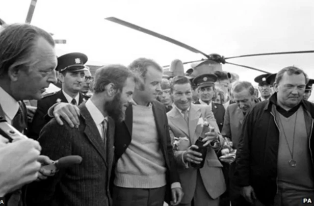 अभियान से जुड़े लोग 