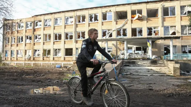 Зруйнована школа 