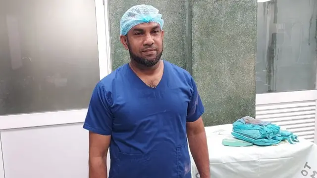 Mohamed Shafi katika Hospitali ya Mafunzo ya Kurunegala