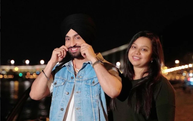 ਸੋਨਾਲੀ ਸਿੰਘ ਦਲਜੀਤ ਦੋਸਾਂਝ ਦੇ ਨਾਲ