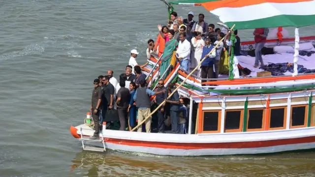 कांग्रेस ने नरेंद्र मोदी के ख़िलाफ़ प्रियंका गांधी को चुनावी मैदान में क्यों नहीं उतारा?