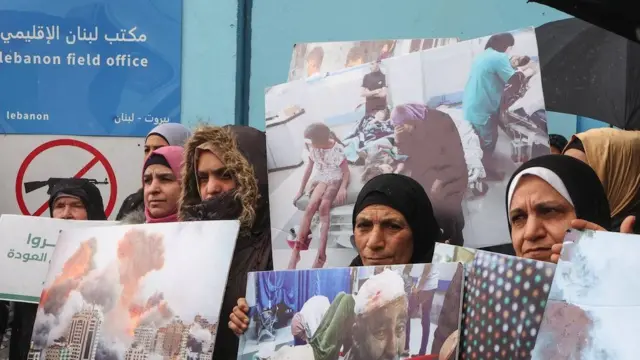 Perempuan Palestina di Lebanon memprotes penangguhan pendanaan UNRWA oleh beberapa negara Baratme Western states, in front of the UNRWA building in Beirut, Lebanon on 30 January, 2024