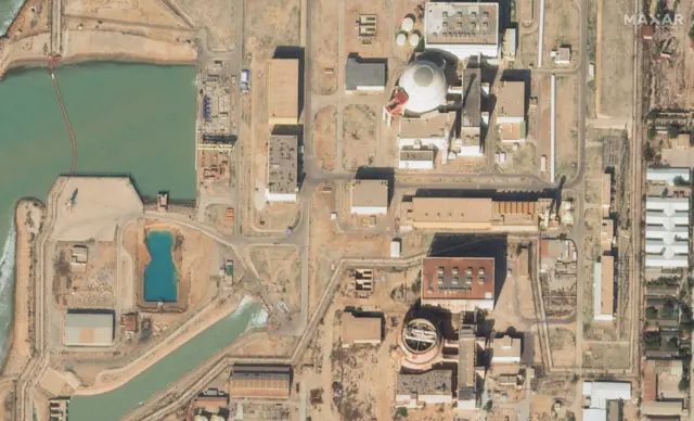 Vista aérea de planta nuclear