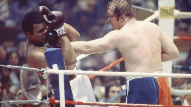 Kisah Hidup Chuck Wepner, Sosok Petinju Yang Pernah Menjatuhkan ...