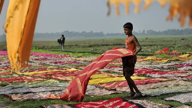 বাংলাদেশের ফ্যাশন খাতের উদ্যোক্তাদের সংস্থার হিসেব অনুযয়ী এবারের ঈদে প্রায় ৫ হাজার কোটি টাকার ব্যবসায়িক ক্ষতি হবে তাদের
