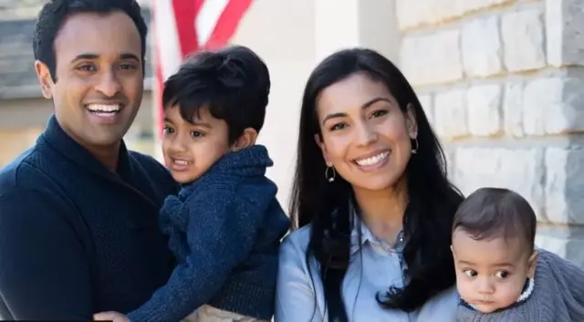 रामास्वामी अपनी पत्नी और बच्चों के साथ.