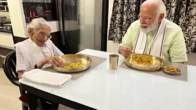 मोदी आणि हिराबेन