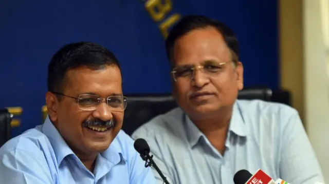 अ﻿रविंद केजरीवाल आणि सत्येंद्र जैन