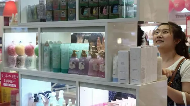 के-ब्यूटी उत्पादनहरू दक्षिण कोरियाली संस्कृतिको लोकप्रियताका कारण चर्चामा छन्