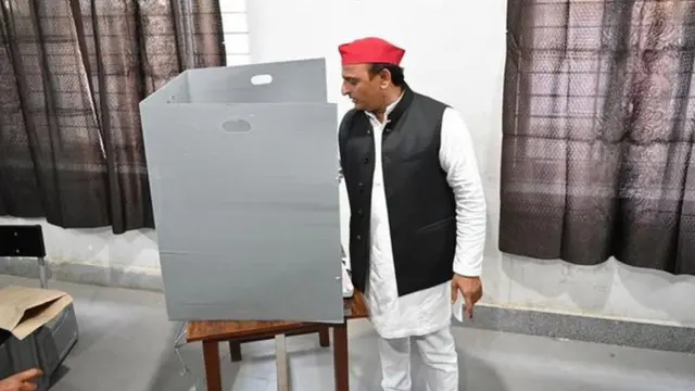 अखिलेश यादव