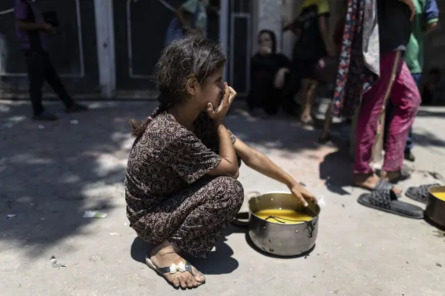 धडपड करून मिळवलेले अन्न