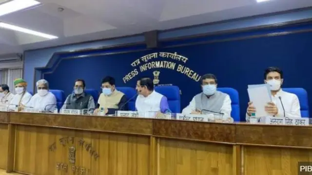 केंद्रीय मंत्रियों की प्रेस कॉन्फ्रेंस