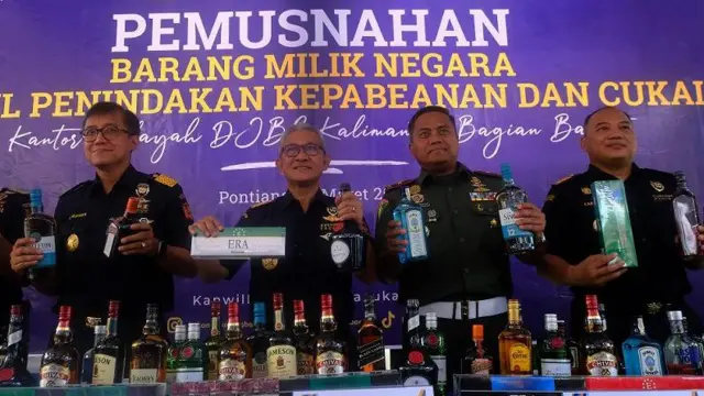 Kanwil DJBC Kalbagbar memusnahkan barang milik negara hasil penindakan di bidang kepabeanan dan cukai periode 2022-2023 berupa 142.340 batang rokok serta 7.605,4 liter minol ilegal senilai Rp5,714 miliar.