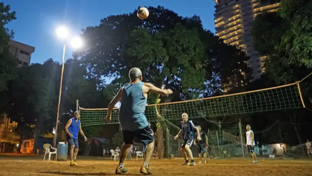 Juegan piki voley en Paraguay