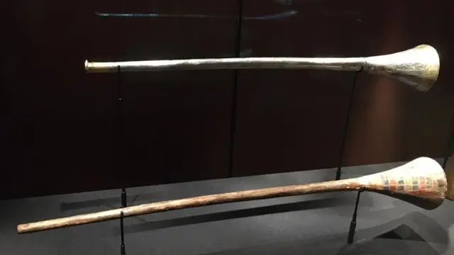 البوق الفضي والبوق البرونزي