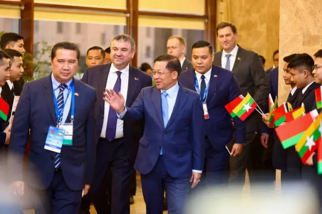 ရုရှားရောက် မြန်မာစစ်ခေါင်းဆောင် 