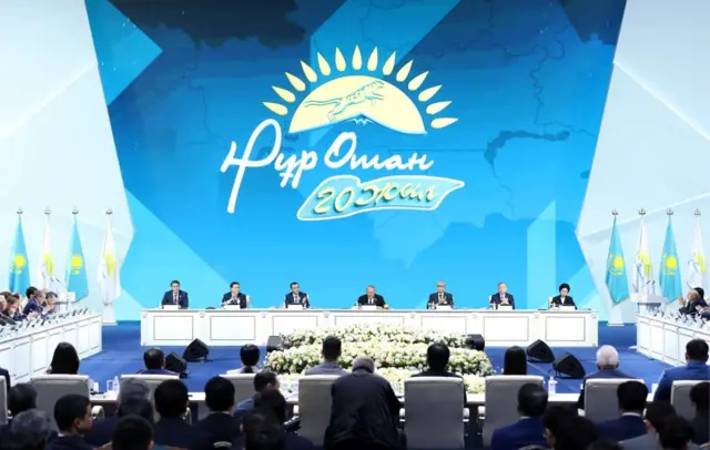 "Нур Отан" партиясынын ХVIII cъездинде президент "көп балалуу үй-бүлөдөгү ар бир балага 21 миң теңгеден төлөнөт" деген өтө чоң убада берди. Бул ар бир балага 55$ берилет дегенди билдирет