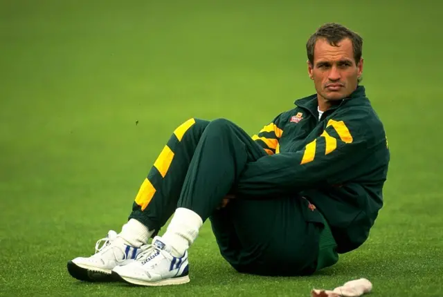 ඔස්ට්රේලියාව වෙනුවෙන් ආරම්භක පිතිකරු ලෙස පිටියට පිවිසි කෙප්ලර් වෙසල්ස්, පන්දු 188 කදී ලකුණු 141ක් රැස් කිරීමට සමත් වූ අතර ඔහුගේ ඉනිමට හතරේ පහරවල් 21ක් ඇතුළත් විය.