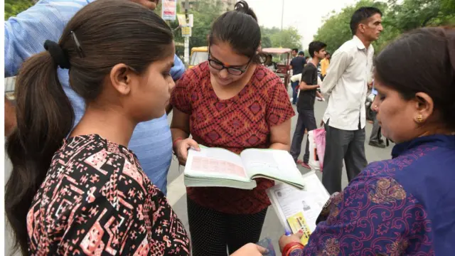 मुलांमध्ये परीक्षेचा तणाव वाढत आहे.