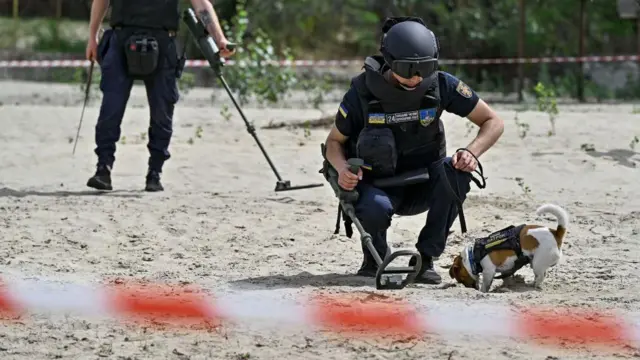 mayın temizleme ekibi