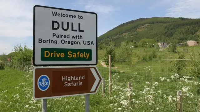 تضافرت جهود المسؤولين في بلدات بورينغ ودَلْ وبلاند للاستفادة من أسماء بلداتهم