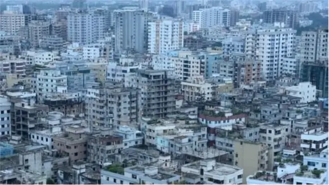 রাজউকের ২৪টি দল আগামী ১৫ দিনের মধ্যে ঢাকা নগরীর সব বহুতল ভবন পরিদর্শন করে ঝুঁকিপূর্ণ ভবন চিহ্নিত করবে